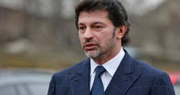 “ვიმყოფები თბილისის ერთ-ერთ კლინიკაში სადაც..” – ნახეთ კახი კალაძე კლინიკაში მოხვდა, რა დიაგნოზი დაუსვეს მერს